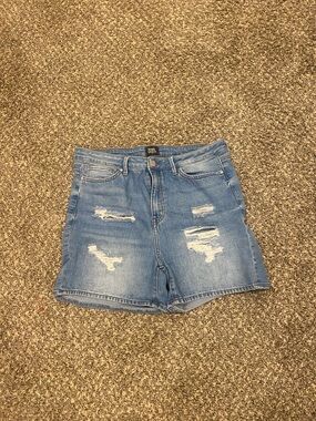 High-Rise Distressed Denim Shorts - Light Blue